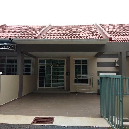 Z&M Homestay Jertih 外观 照片