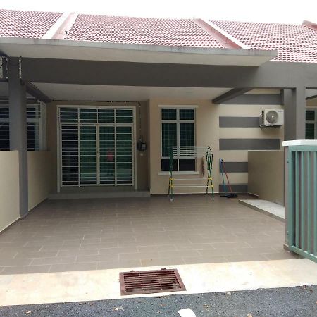 Z&M Homestay Jertih 外观 照片