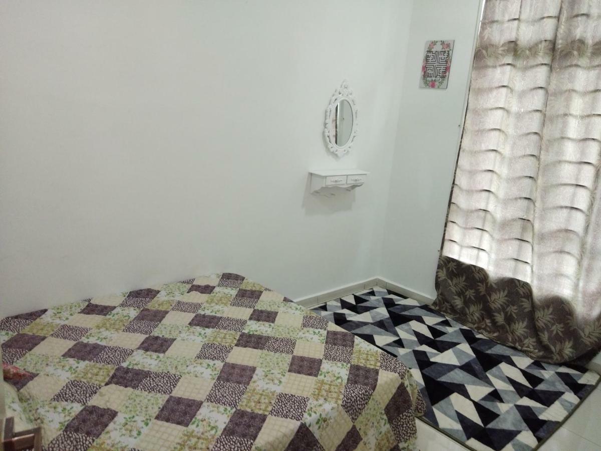 Z&M Homestay Jertih 外观 照片